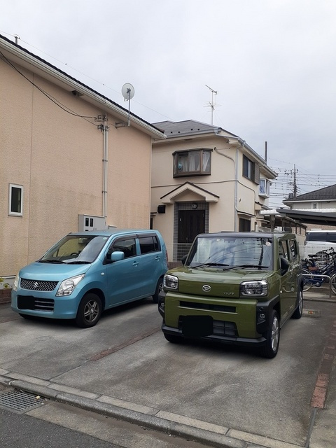 ウィステリア西砂Ⅲの駐車場