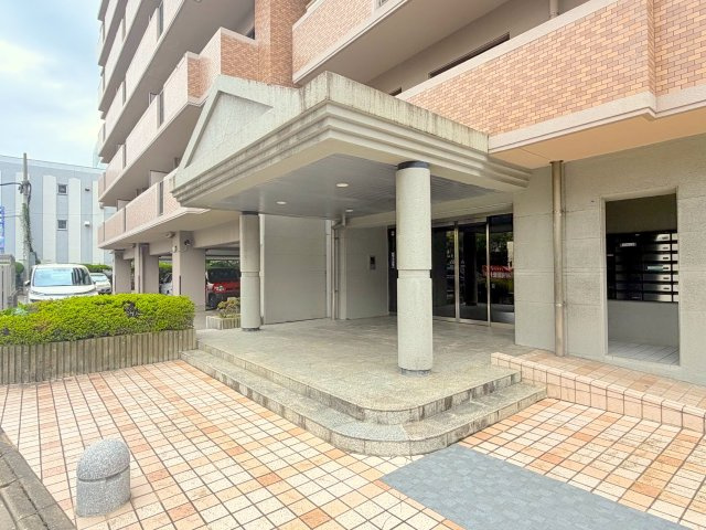 スカイハイツ神松寺のエントランス