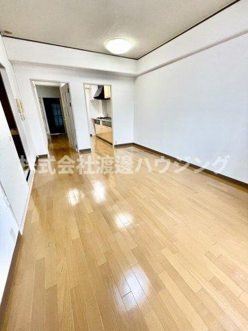 寝屋川東ファミリータウン東二番館の居間・リビング