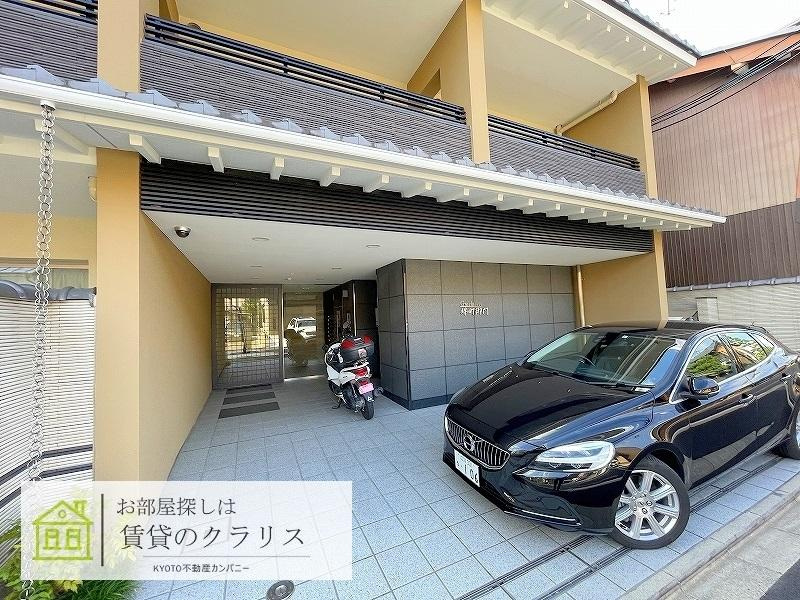 グラシア堺町御門のエントランス