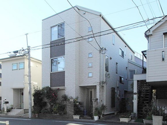Arai舎Ⅱのエントランス