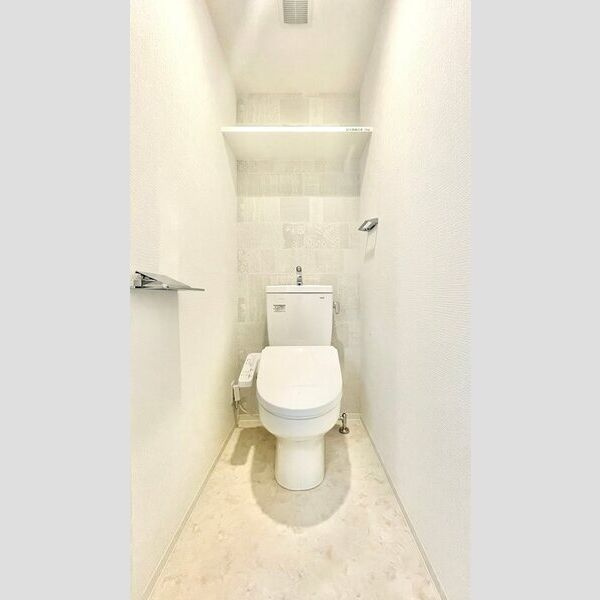 名古屋市中区栄５丁目の賃貸マンションのトイレ