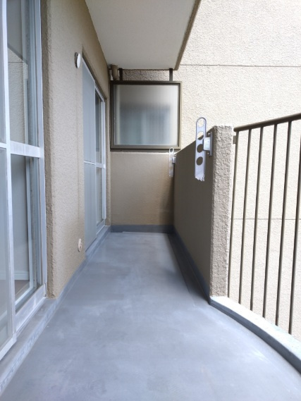西宮セントポリア１号棟のバルコニー