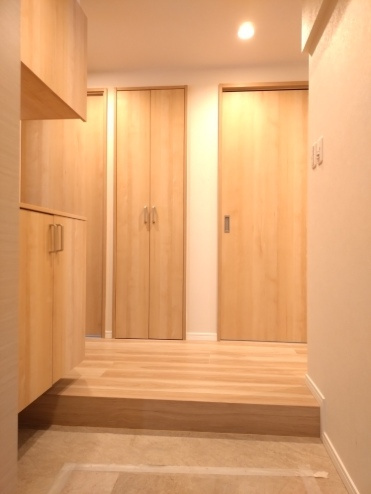 ラ・ヴェール芦屋Ⅱ4号棟の玄関