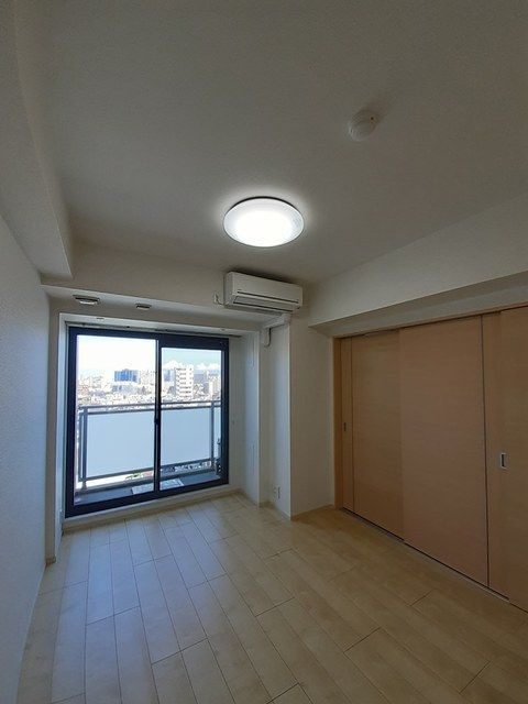 アビタ・ヴァン