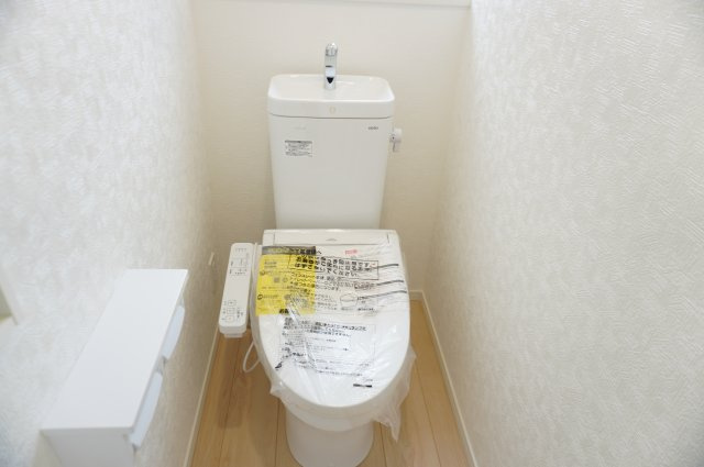 越谷市大字平方 新築分譲住宅のトイレ|2階