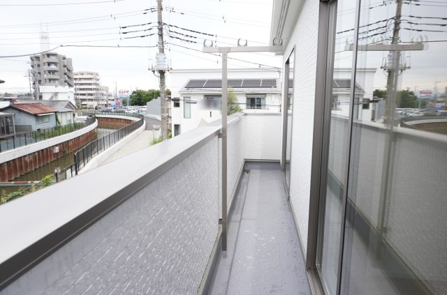越谷市大字平方 新築分譲住宅のバルコニー