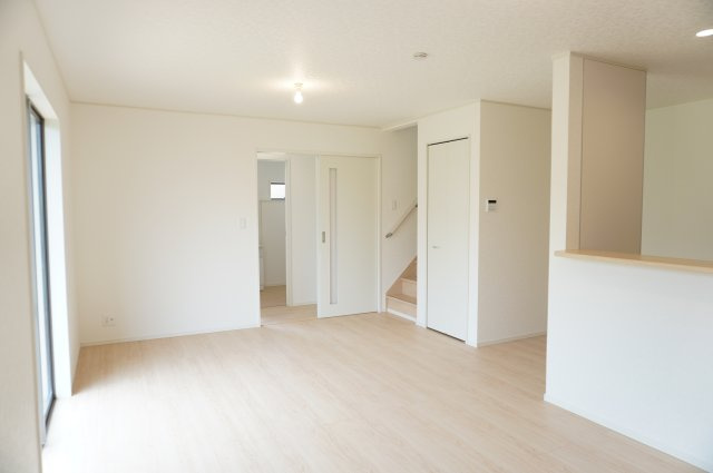 越谷市大字平方 新築分譲住宅の居間・リビング