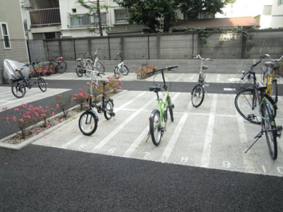 【駐車場】 | GENOVIA中野野方green vail | 駐輪場完備。