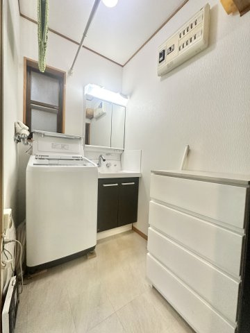 葛飾区西水元4丁目中古住宅の脱衣所|洗面所