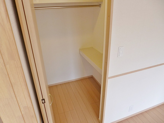 グランディール東小岩の収納|クローゼットです。