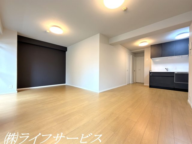 【居間・リビング】 | カーサ東淀川 | リビングルーム１６帖／南西向きのリビングルーム！