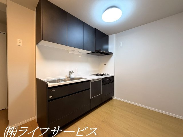 【キッチン】 | カーサ東淀川 | システムキッチン／３口ガスコンロ、食器洗浄乾燥機付！