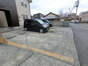 【駐車場】