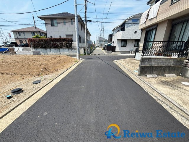 売地　茅ヶ崎市高田4丁目の前面道路含む現地写真