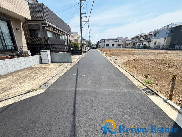 売地　茅ヶ崎市高田4丁目の前面道路含む現地写真
