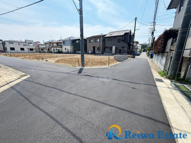 売地　茅ヶ崎市高田4丁目の前面道路含む現地写真