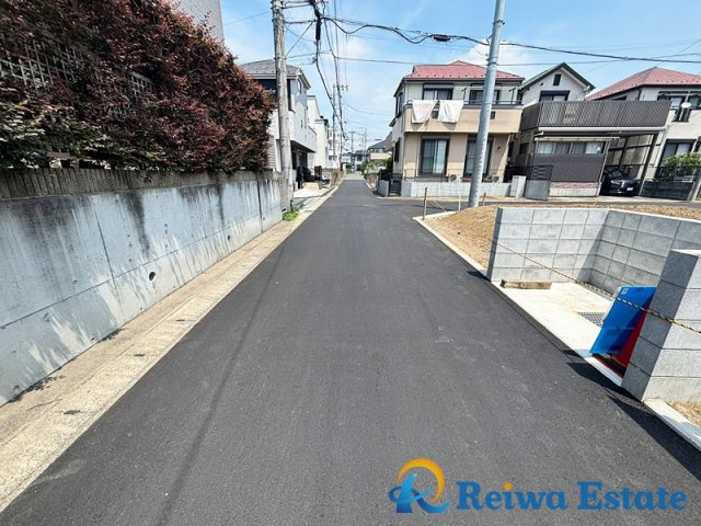 売地　茅ヶ崎市高田4丁目の前面道路含む現地写真