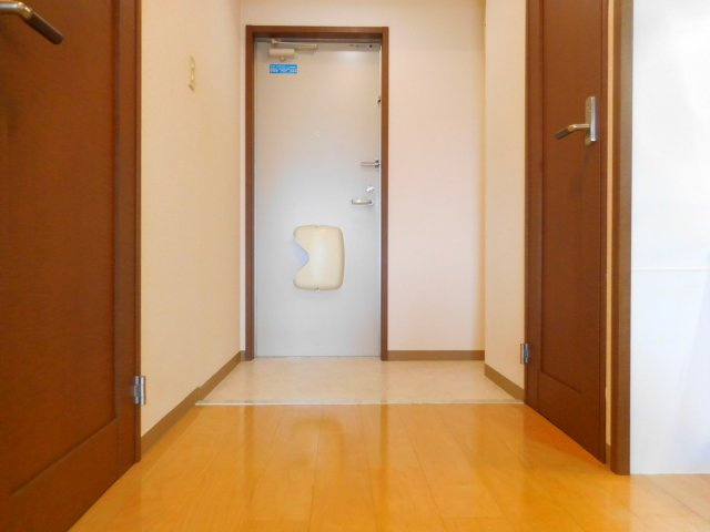 高槻市東五百住町１丁目のアパートの玄関