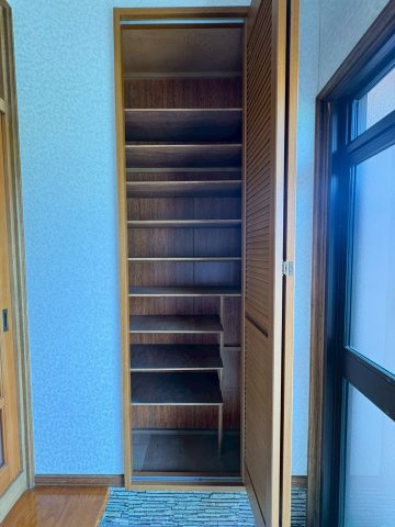 ライズ千歳借家の収納