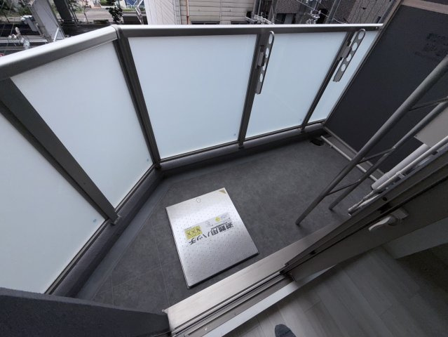 セレニテ神戸元町クレアのバルコニー