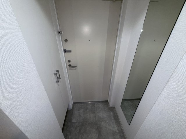 セレニテ神戸元町クレアの玄関
