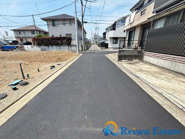 売地　茅ヶ崎市高田4丁目の前面道路含む現地写真