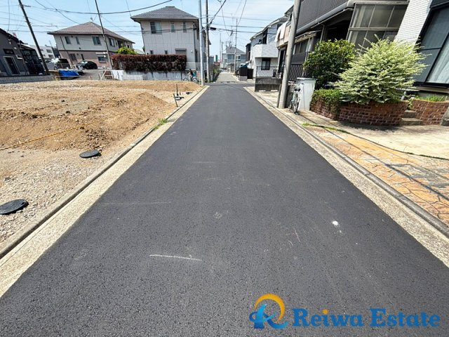 売地　茅ヶ崎市高田4丁目　全9区画の前面道路含む現地写真