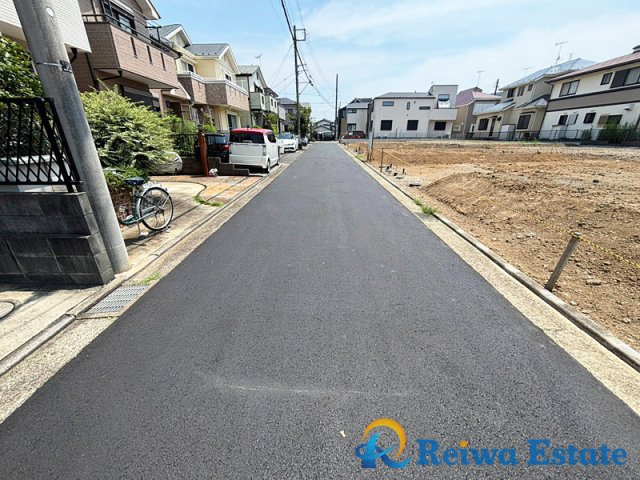 売地　茅ヶ崎市高田4丁目　全9区画の前面道路含む現地写真