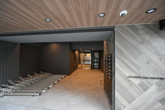 【エントランス】GRANSITE NAKAMEGURO