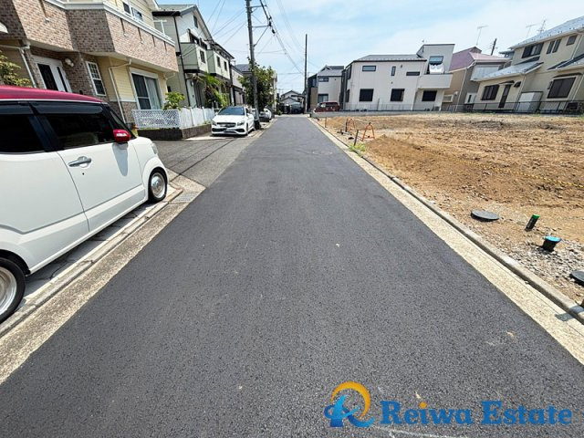 売地　茅ヶ崎市高田4丁目の前面道路含む現地写真
