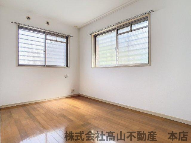 宗像市くりえいと２丁目の賃貸マンションの居間・リビング