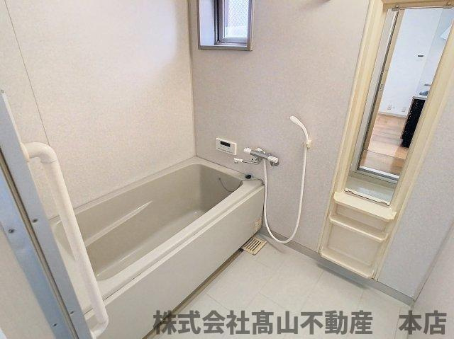 宗像市くりえいと２丁目の賃貸マンションの浴室