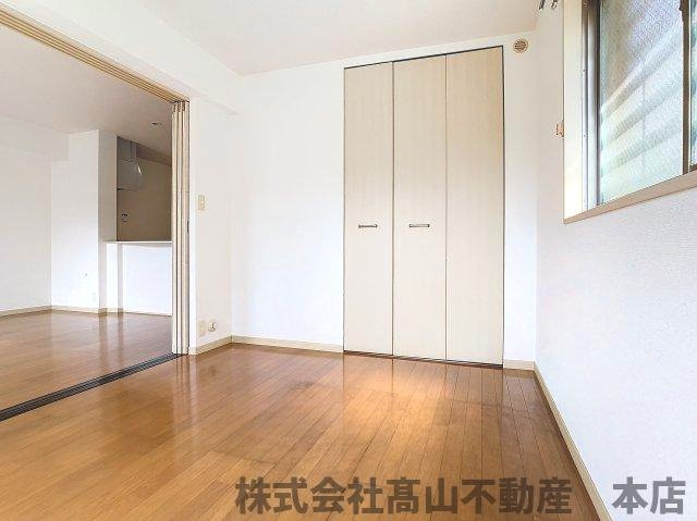 宗像市くりえいと２丁目の賃貸マンションの寝室