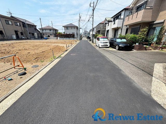 売地　茅ヶ崎市高田4丁目の前面道路含む現地写真