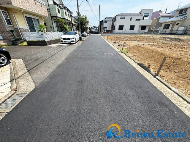売地　茅ヶ崎市高田4丁目の前面道路含む現地写真