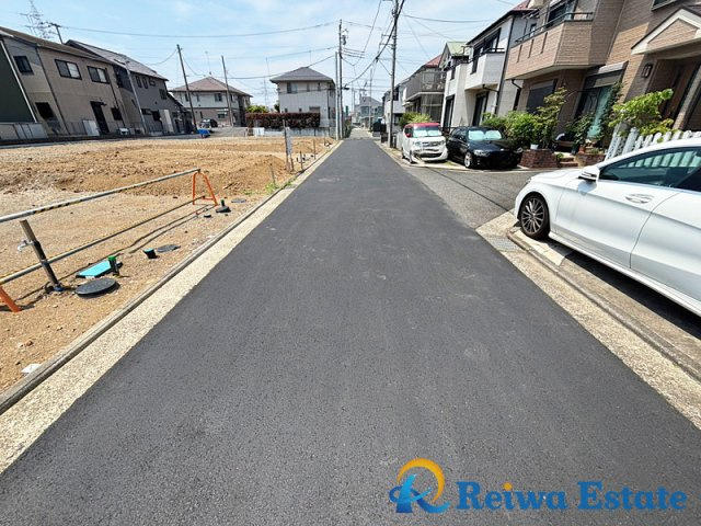 売地　茅ヶ崎市高田4丁目の前面道路含む現地写真