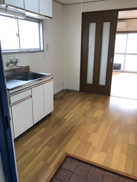 コーポオガワの玄関
