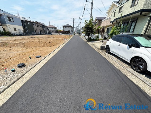 売地　茅ヶ崎市高田4丁目の前面道路含む現地写真