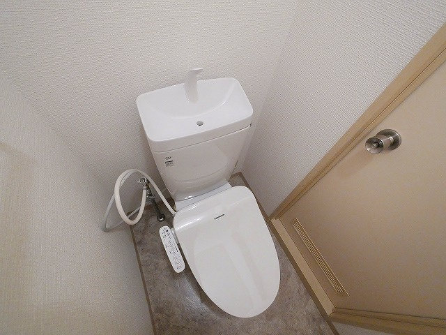 高瀬ハイツ1号館のトイレ|シンプルで使いやすいトイレです