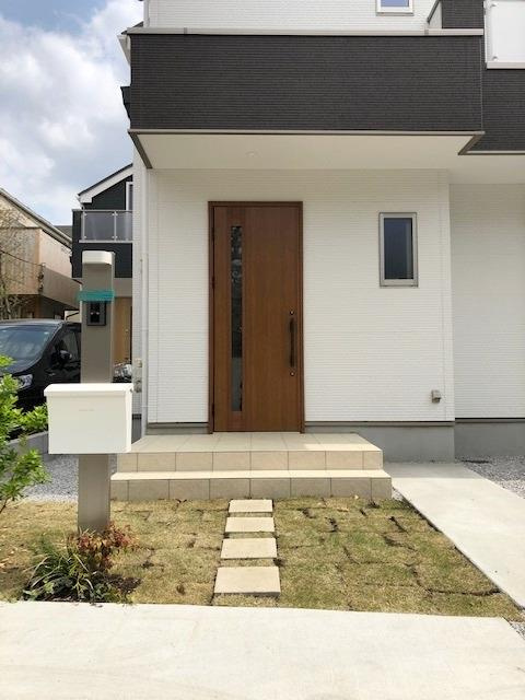上水新町戸建のエントランス
