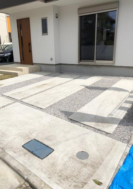 上水新町戸建の駐車場
