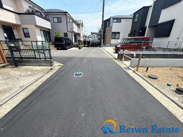売地　茅ヶ崎市高田4丁目の前面道路含む現地写真