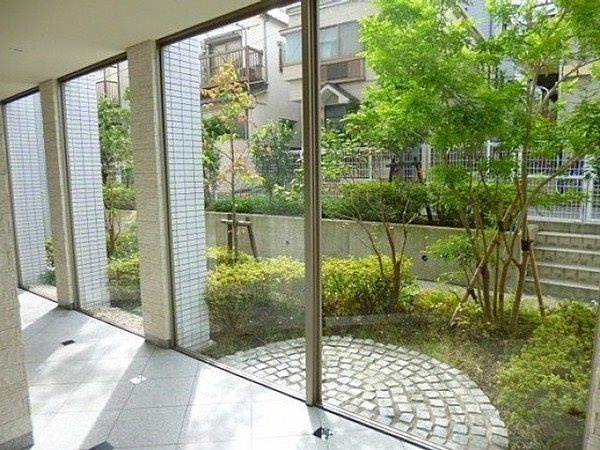【庭】プライムアーバン千駄木