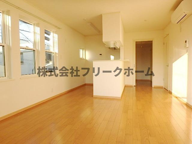 武蔵野市吉祥寺本町４丁目のアパートの居間・リビング