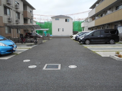 【駐車場】 | プレミール B | 駐車場