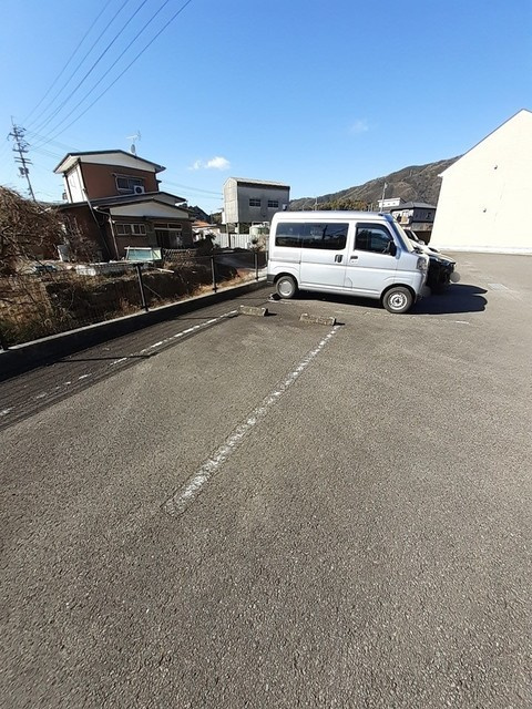 プリムローズＩＮＯの駐車場|駐車場