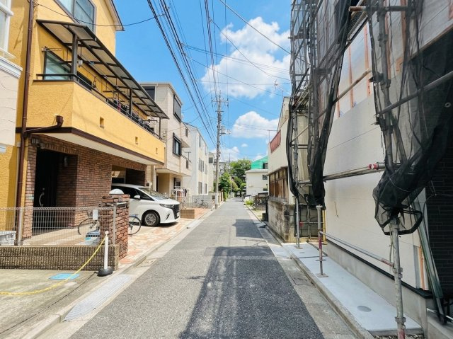 練馬区貫井3丁目 限定1棟の前面道路含む現地写真|駅が近くではありますが穏やかで暮らし心地の良いエリアです