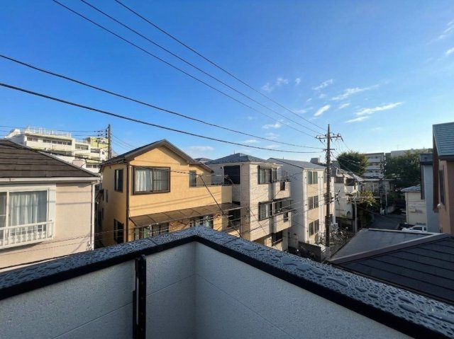 練馬区貫井3丁目 限定1棟の洋室|3階5.49帖洋室
収納もしっかりと有りお部屋はスッキリとお使いいただけます
