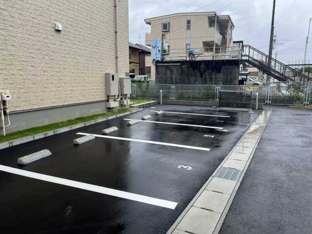 リーブルファイン戸田の駐車場